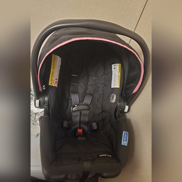 Graco carseat - Picture 1 of 2